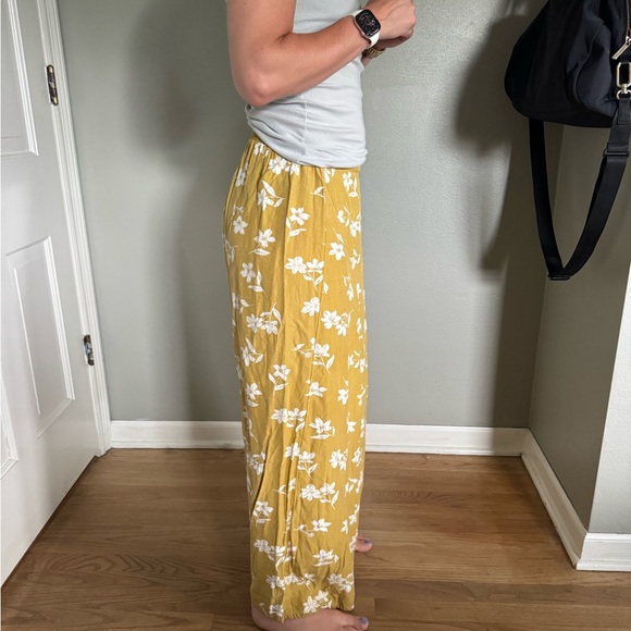 Billabong Floral Smocked Skirt - Picture 3 of 11